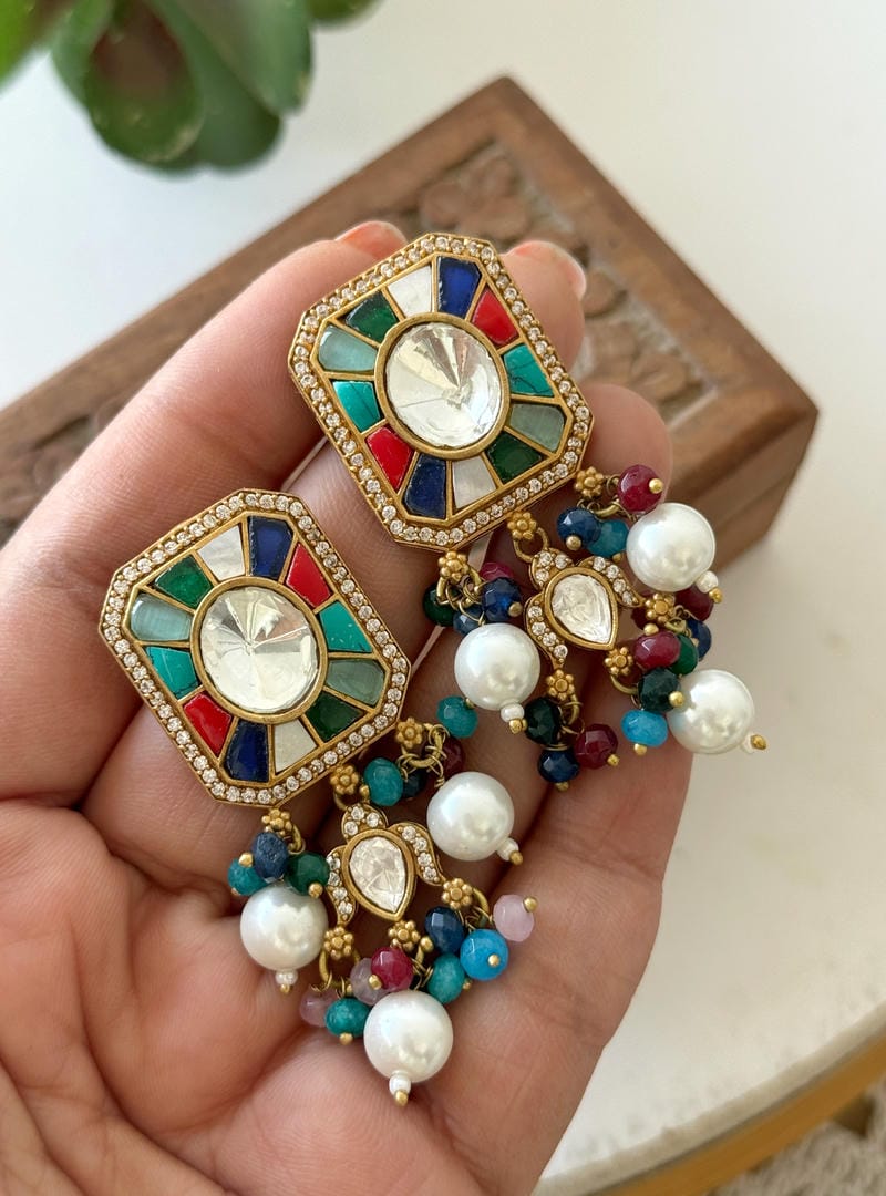 YUVAANI POLKI STUDS