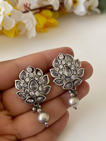LOTUS STUDS
