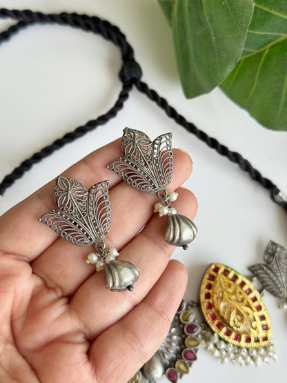 MRUNMAYEE CHOKER SET