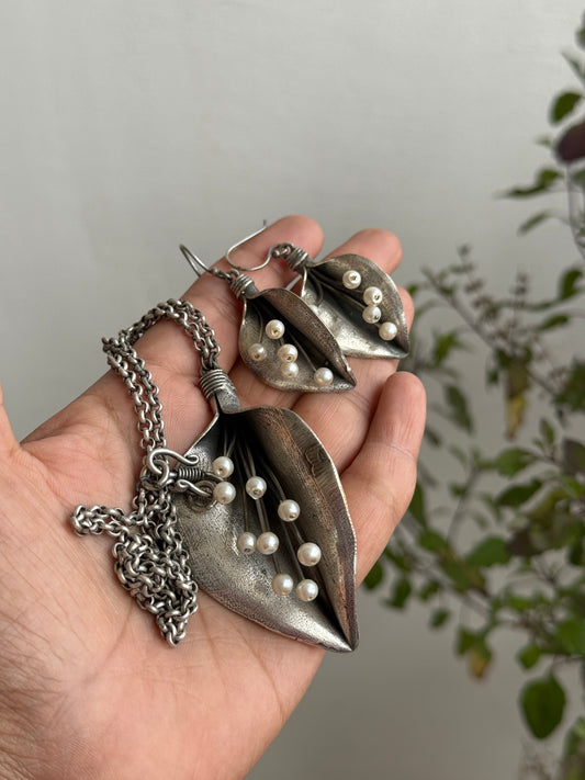 LEAF PETAL PEARL NECKLACE SET