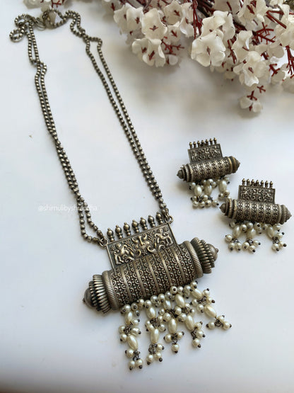 UDAYA NECKLACE SET