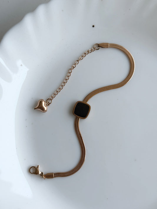 MOLLIE CHAIN BRACELET