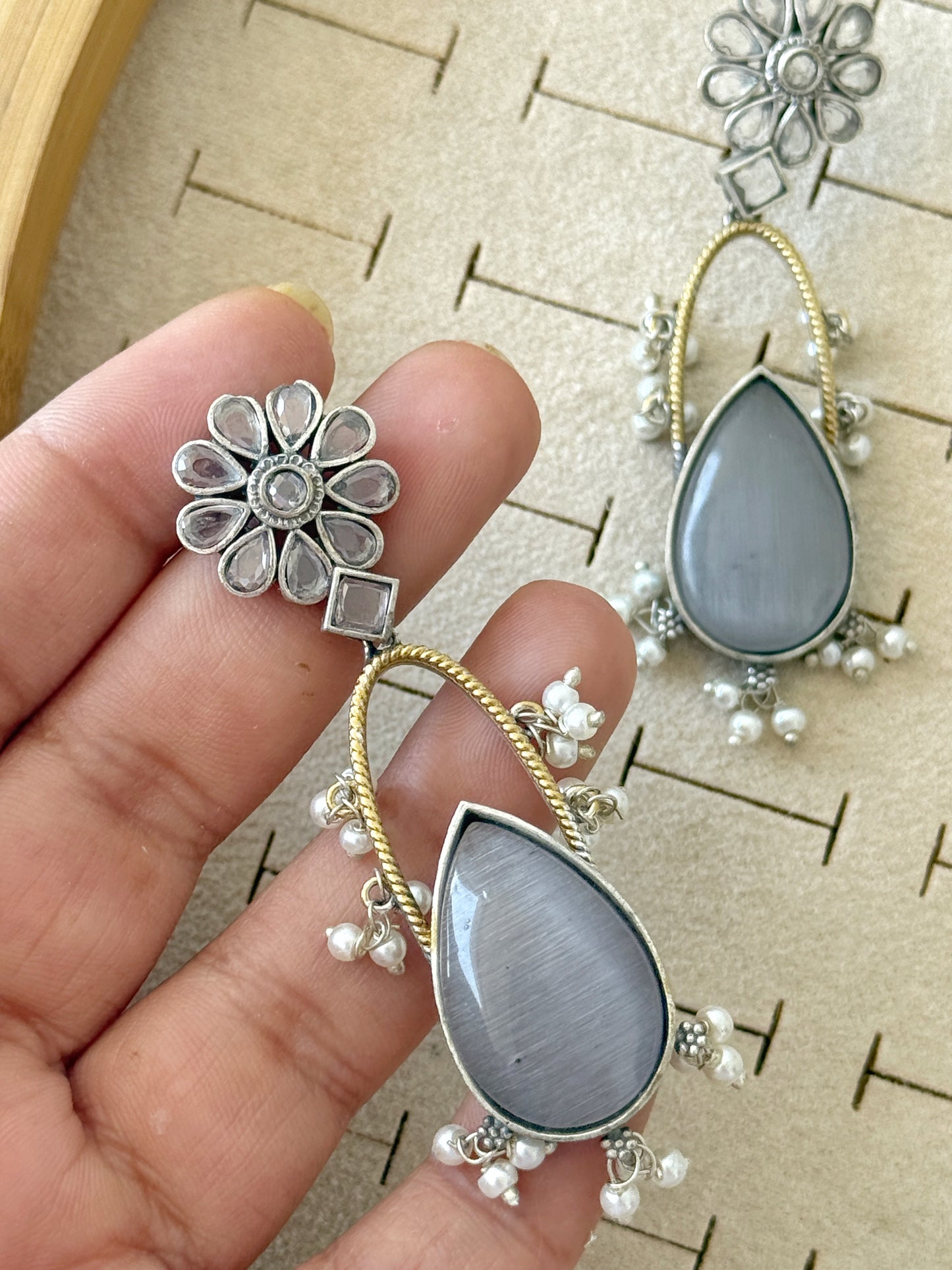 DVITA DUAL TONE EARRINGS