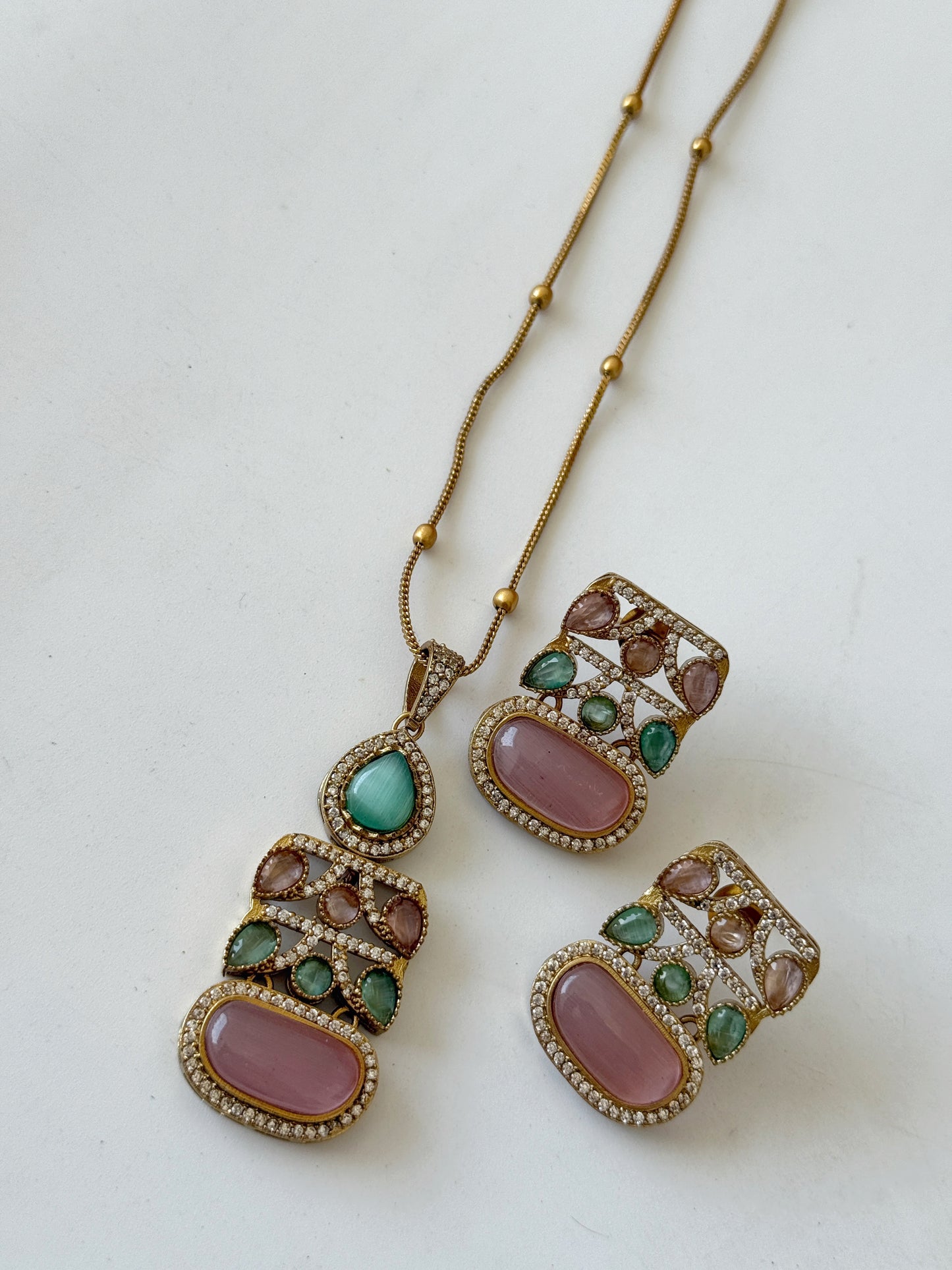 ANIDHYA NECKLACE SET