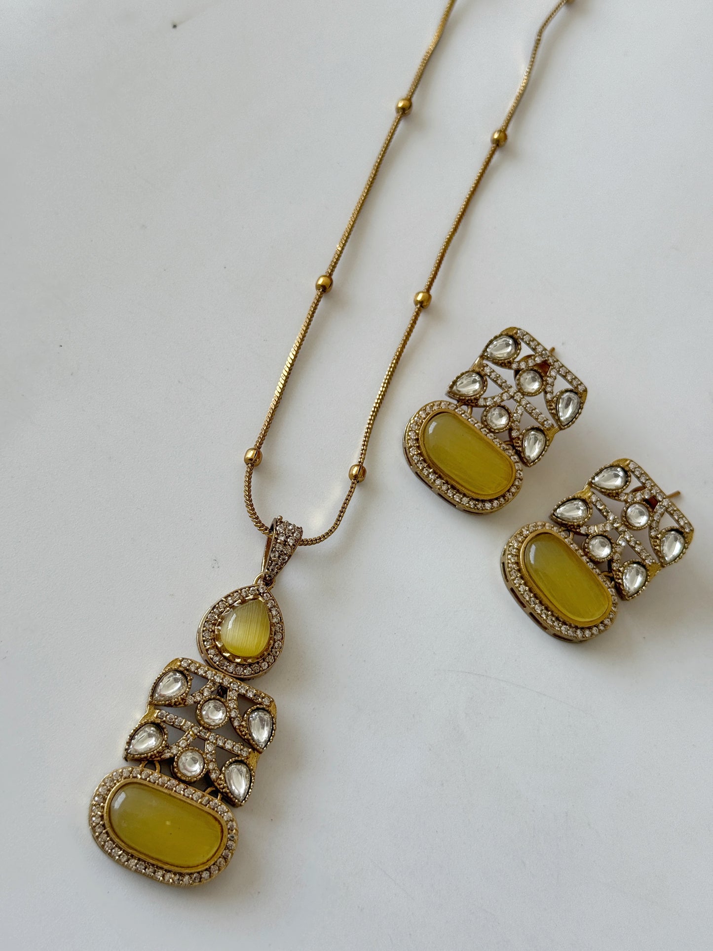 ANIDHYA NECKLACE SET