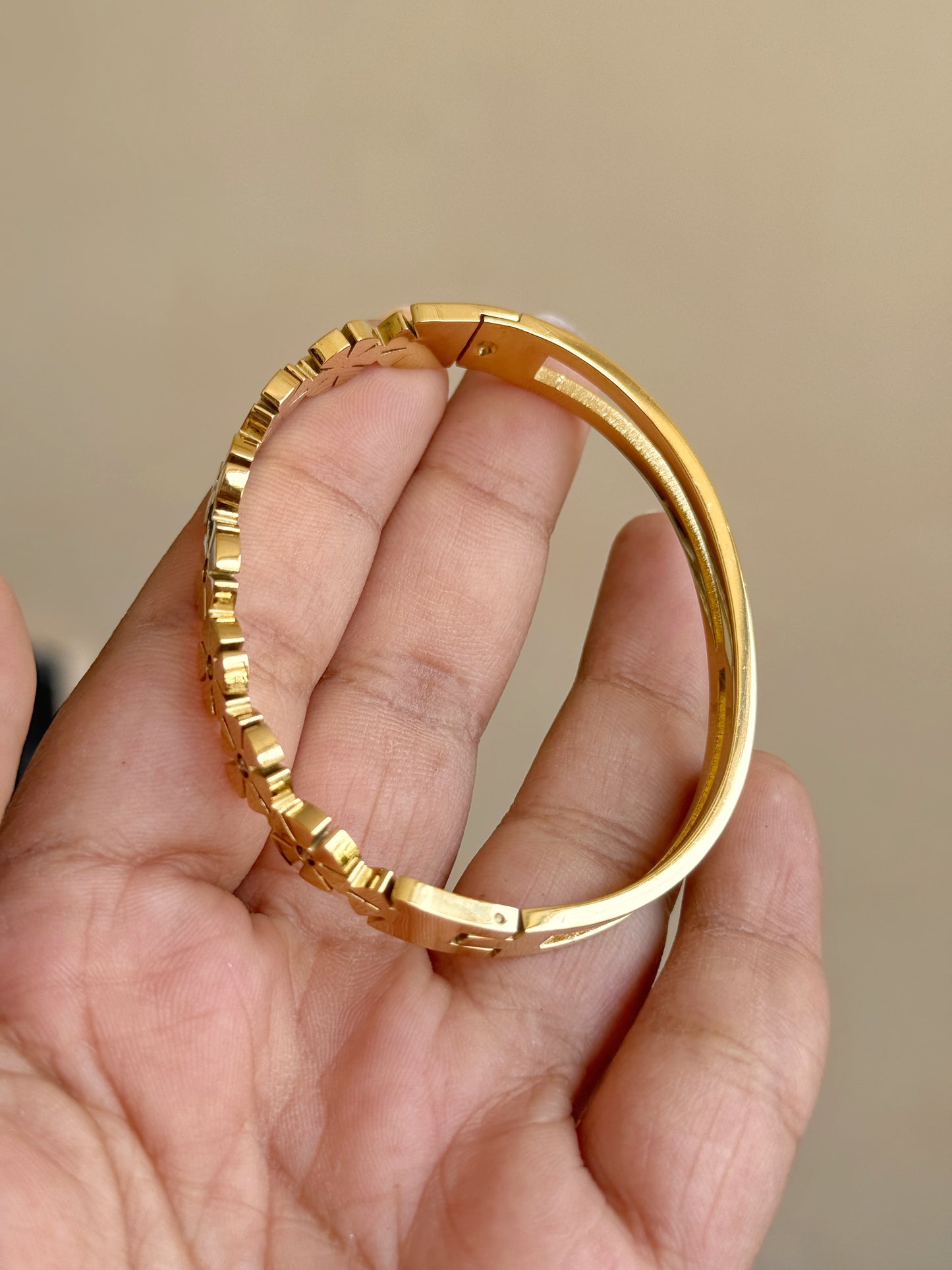 FIONA GOLDEN BRACELET