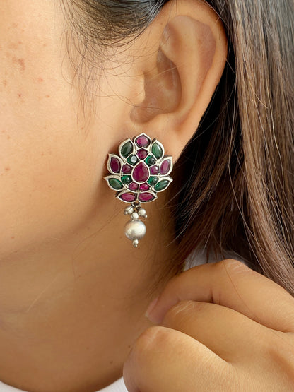 LOTUS STUDS