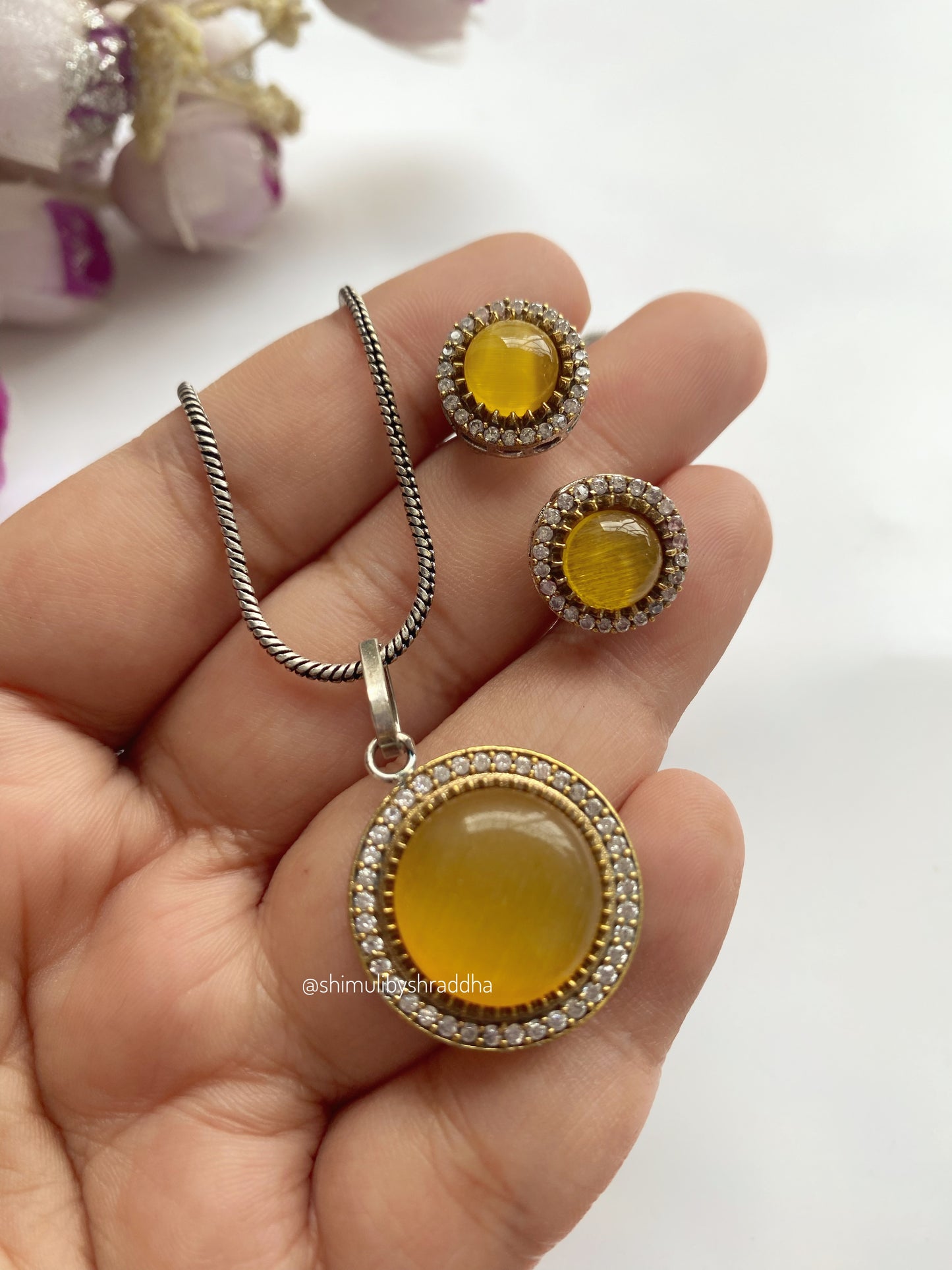 VARIKA DUAL TONE CHAIN SETS