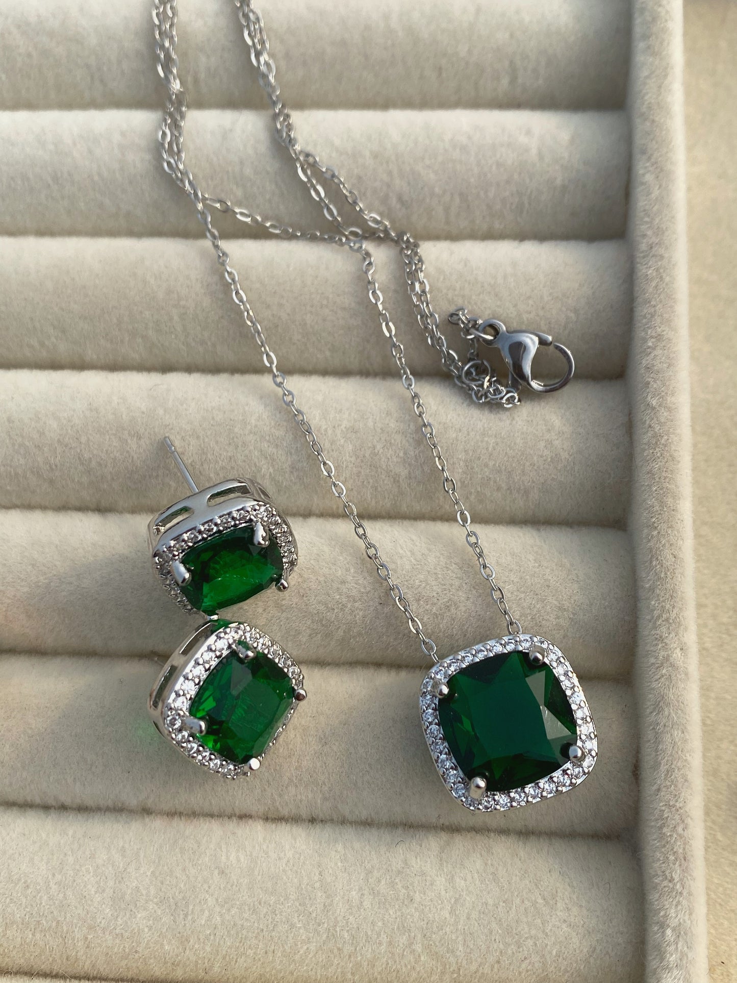 RUBINA NECKLACE SET