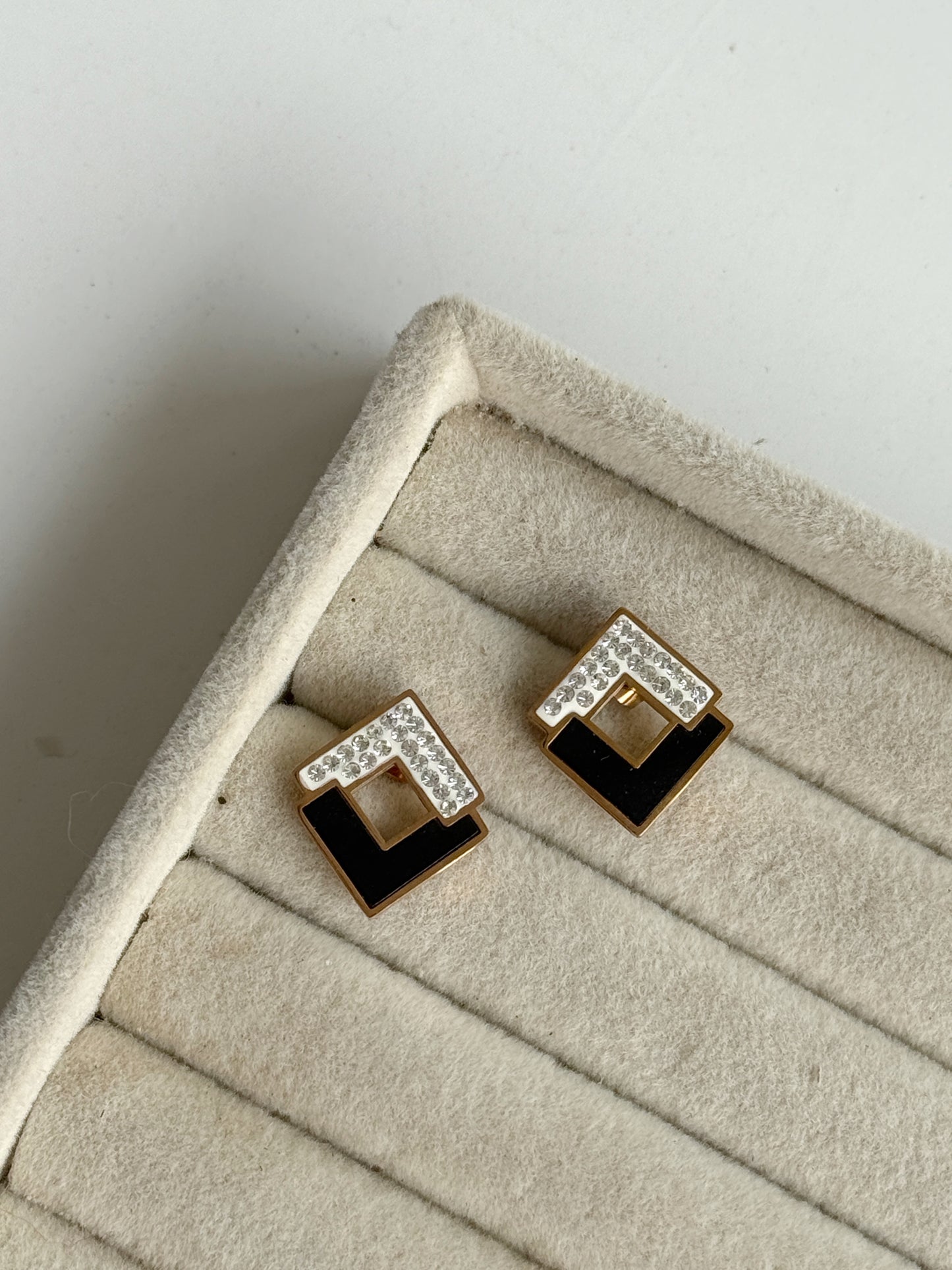 FAYE STUDS