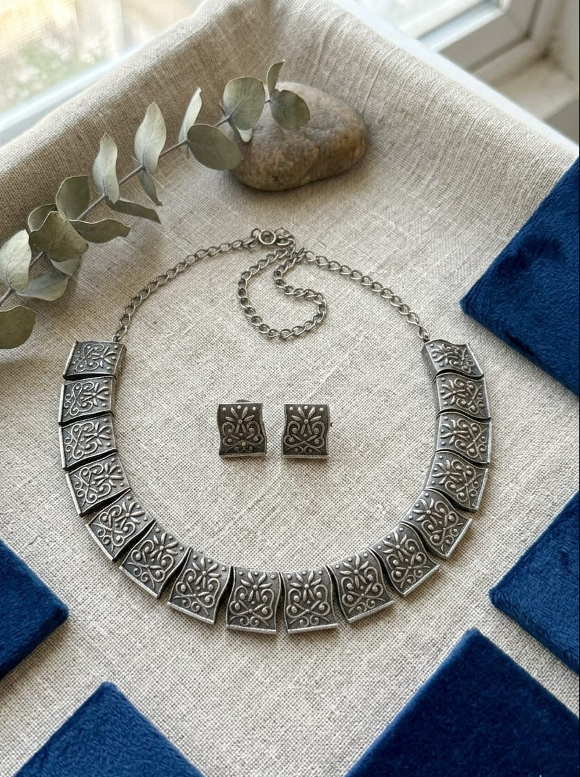 PAVANI NECKLACE SET