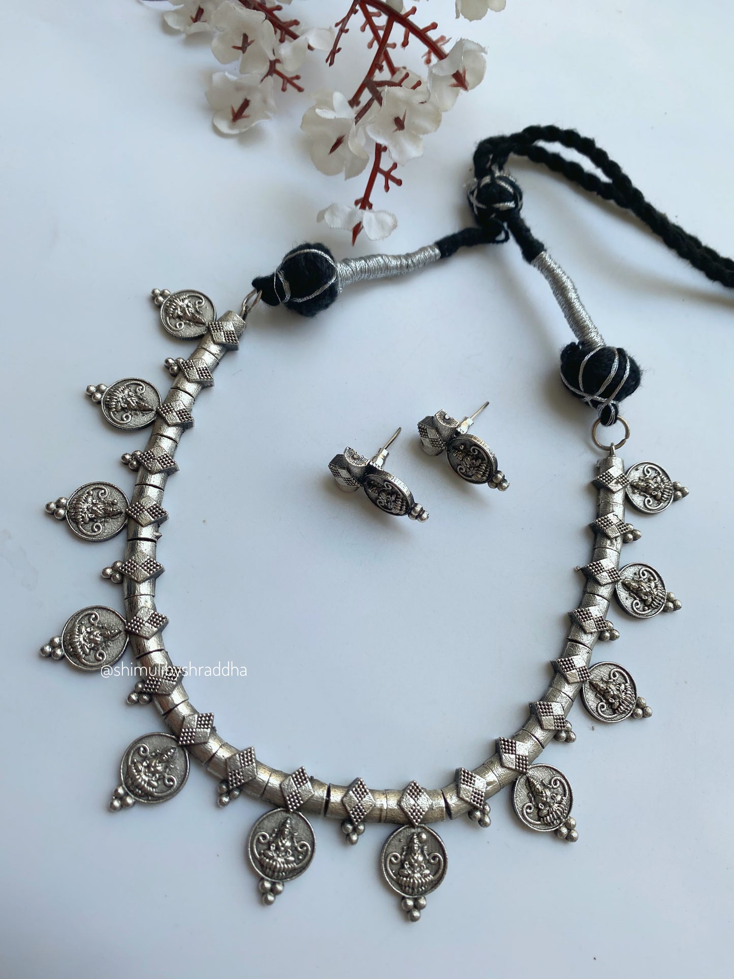 LAKSHMI CHOKER NECKLACE SET