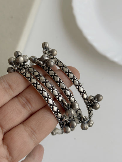 OXIDISED GHUNGHAROO BANGLE
