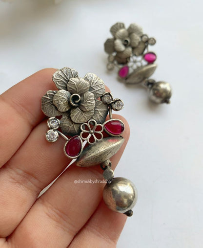 AALEKHYA STUD EARRINGS