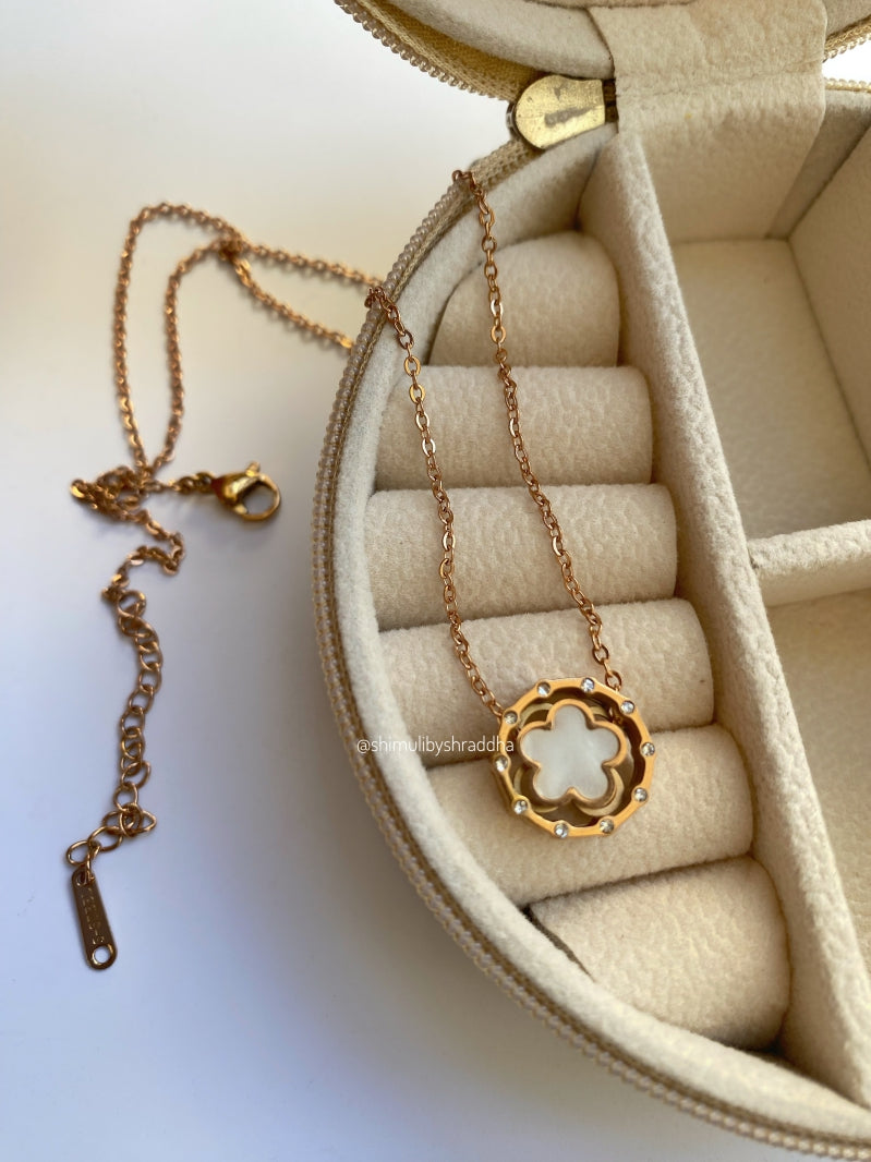 TENA CHAIN