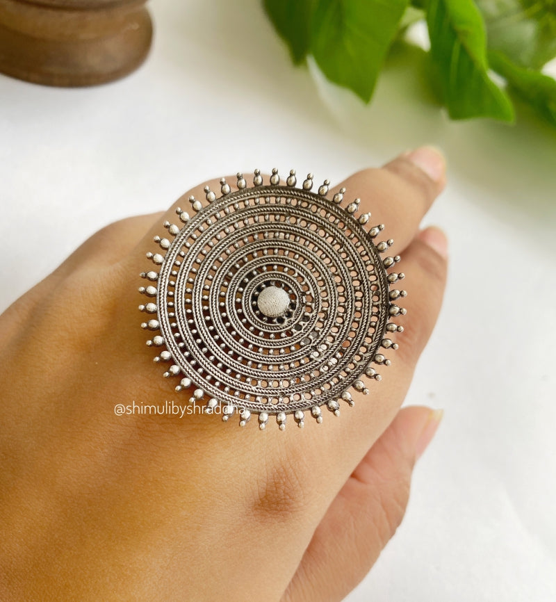 ATHARVI OVERSIZED ADJUSTABLE RINGS