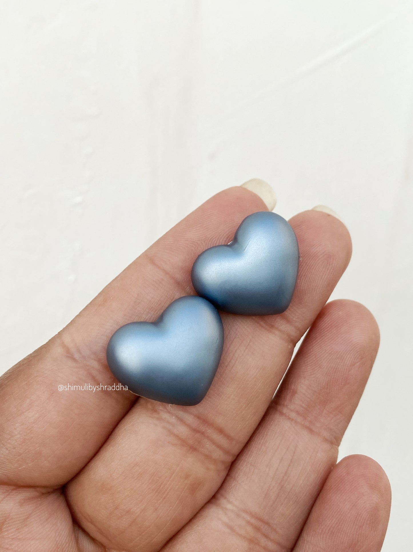 HEART MATTE STUDS
