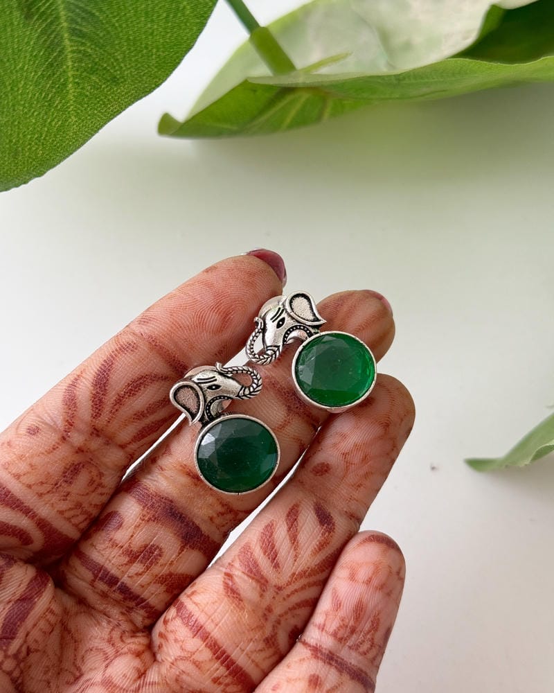 NEENA STUDS