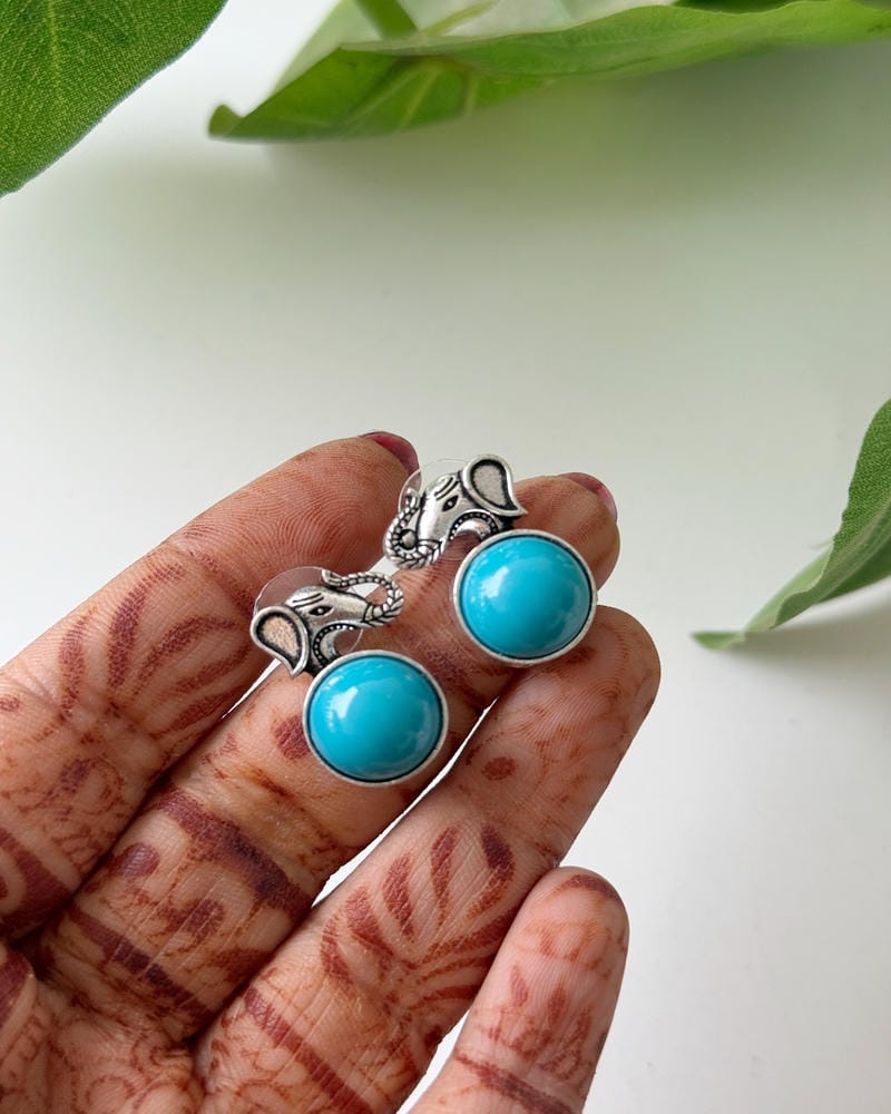 NEENA STUDS