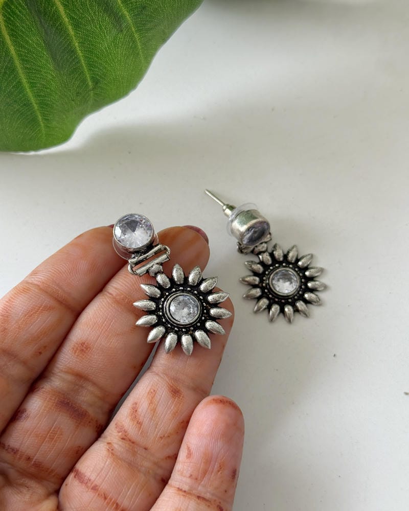 ANIKA STUDS