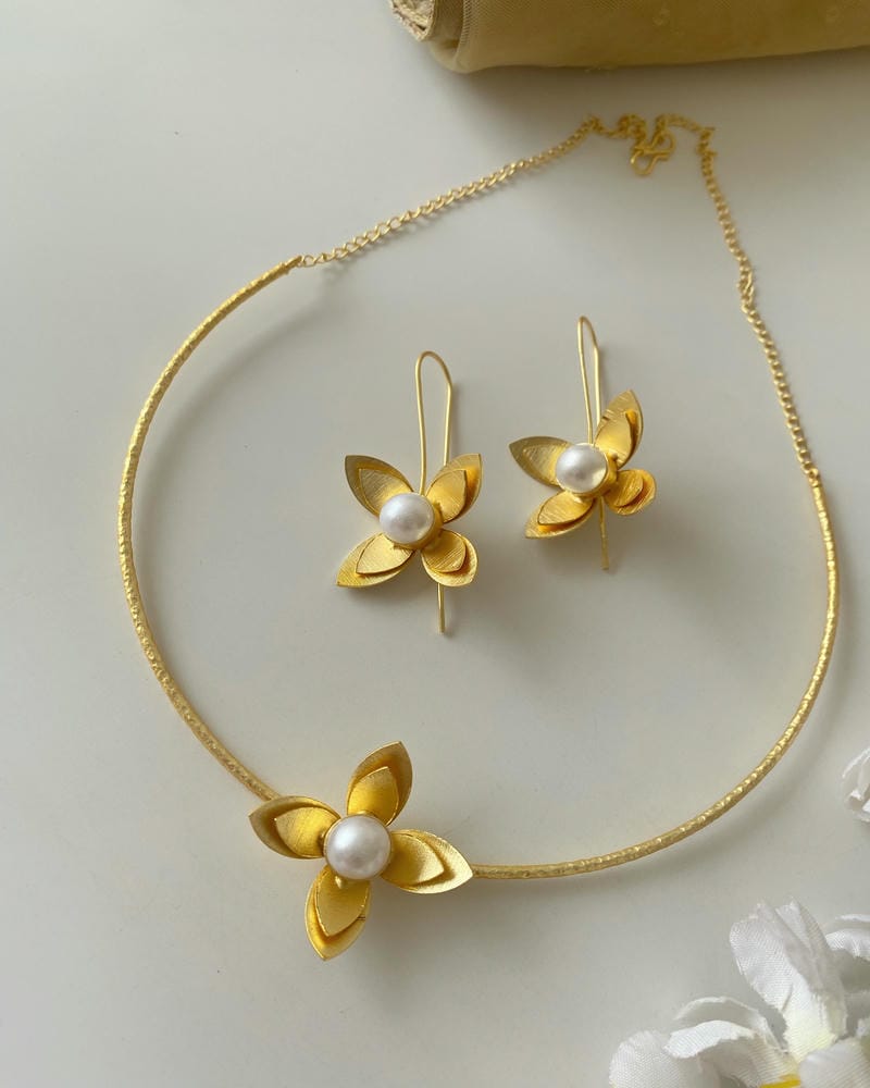 TULIP NECKLACE SET