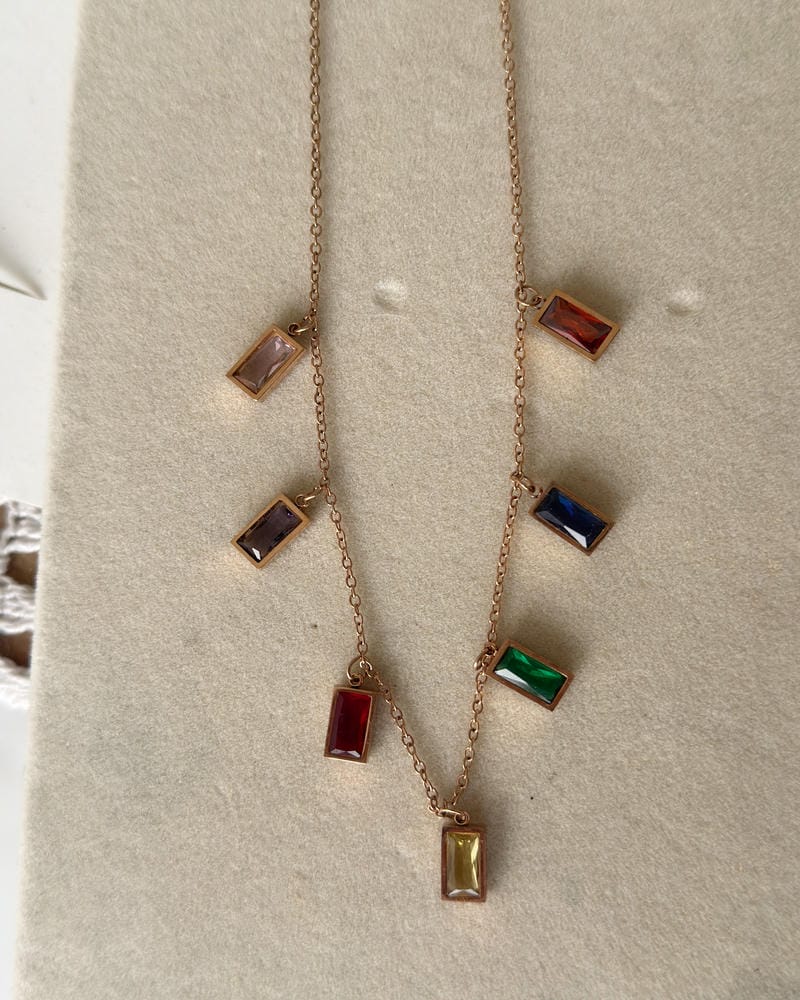 NICOLE CHAIN