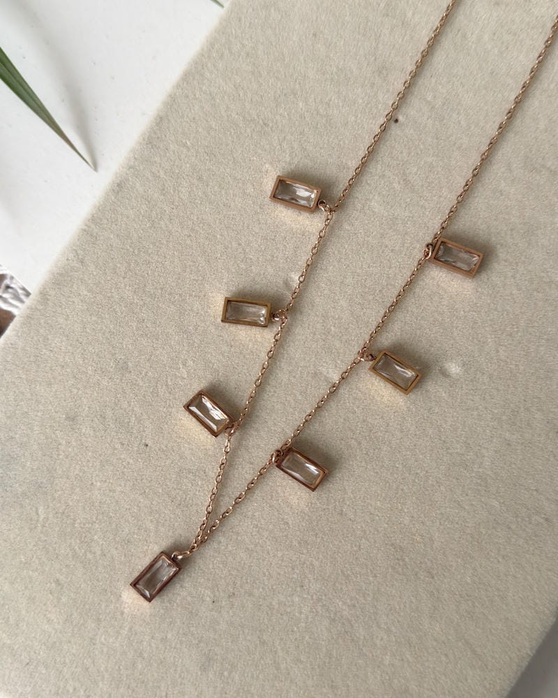 NICOLE CHAIN