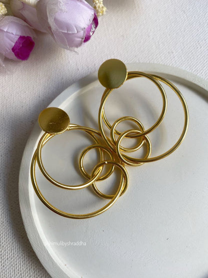 BASIC ROUND DANGLERS