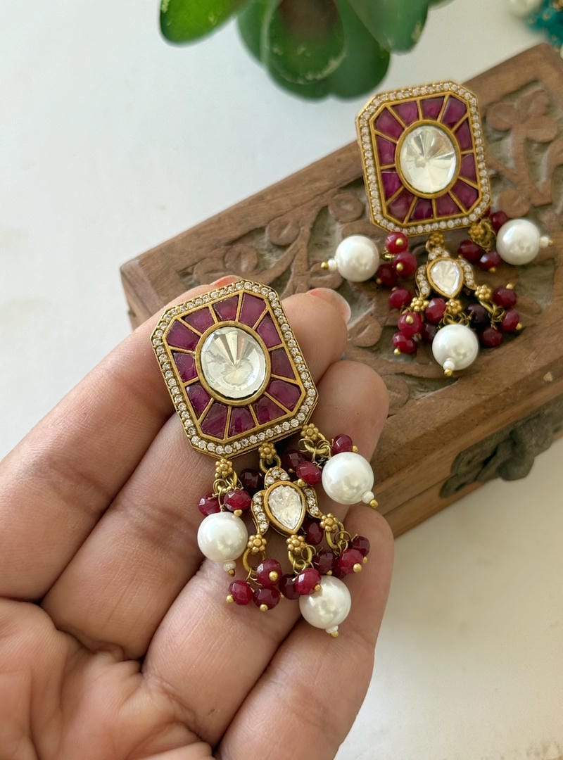 YUVAANI POLKI STUDS