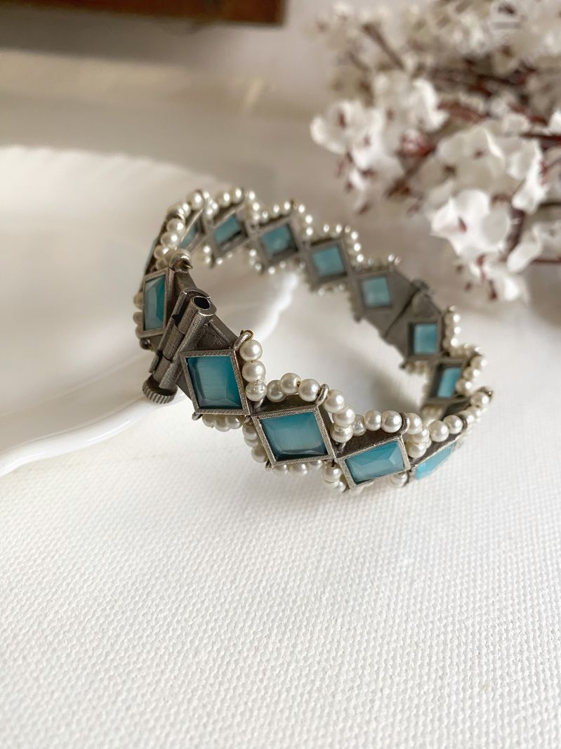 INNAYA PEARL OPENABLE BANGLES